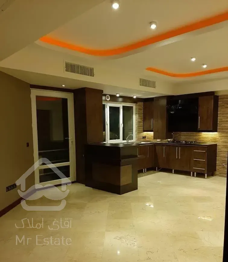 شریعتی/ قلهک/ 81متر2خوابه/فول اکازیون فقط13/700م