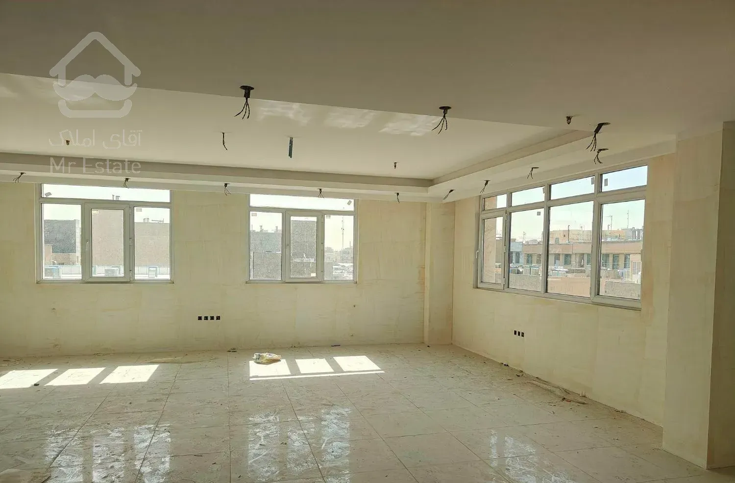 ۱۴۰ متری ۳ خوابه (سه بر)غرق نور