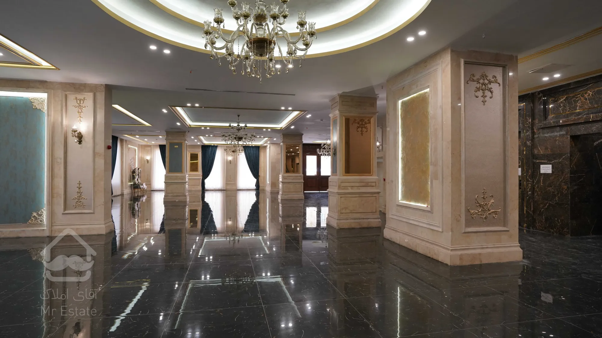 رونیکاپالاس آبشار بدون مشابه در منطقه از لحاظ زیبایی