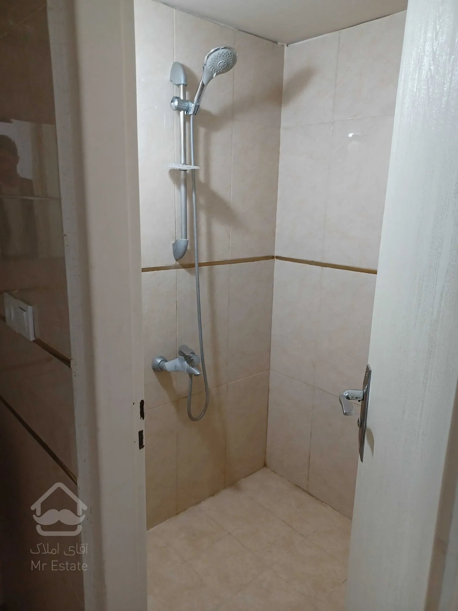 آپارتمان ۶۴ متری با همسایگان خوب