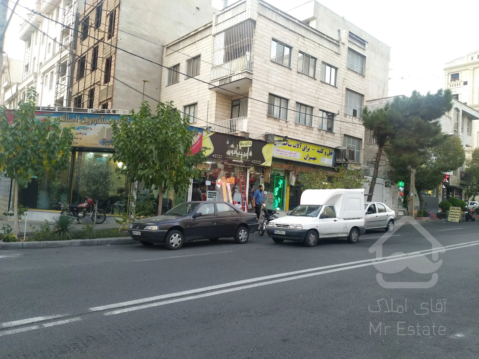 فروش مغازه 15متری ملکیت و سرقفلی بر خیابان اصلی