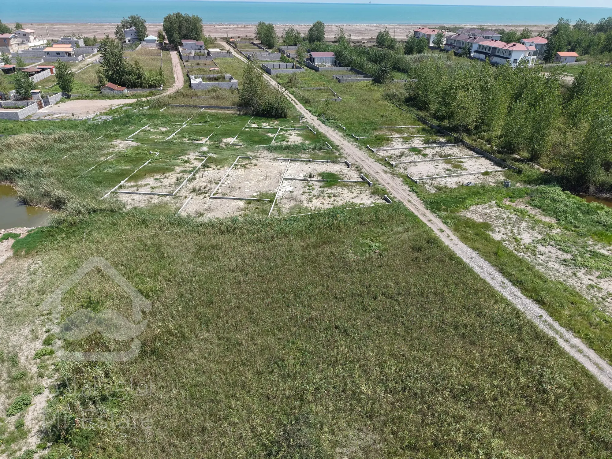 زمین ساحلی قابل ساخت و مناسب سرمایه گذاری امن