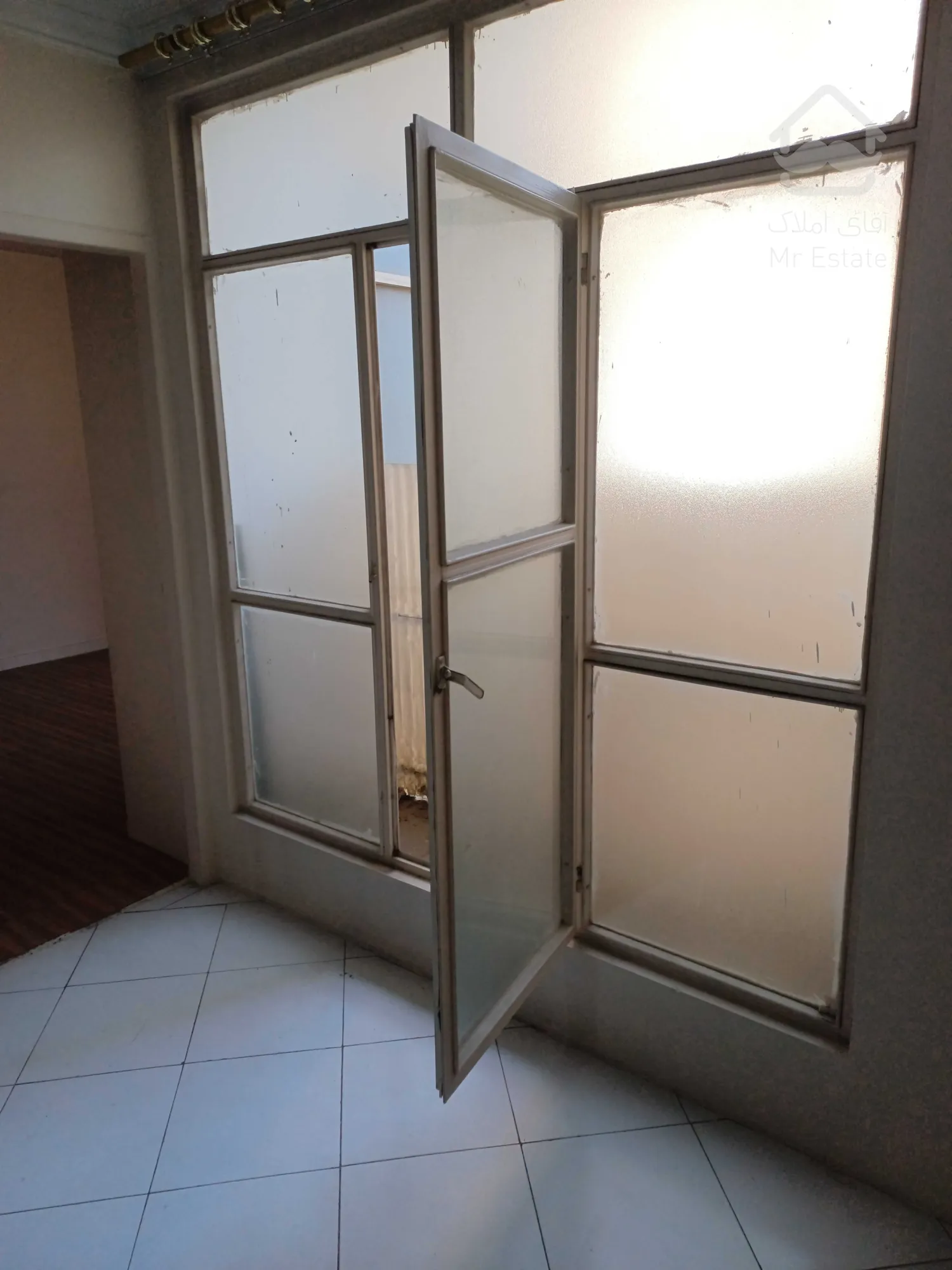 آپارتمان ۶۴ متری با همسایگان خوب