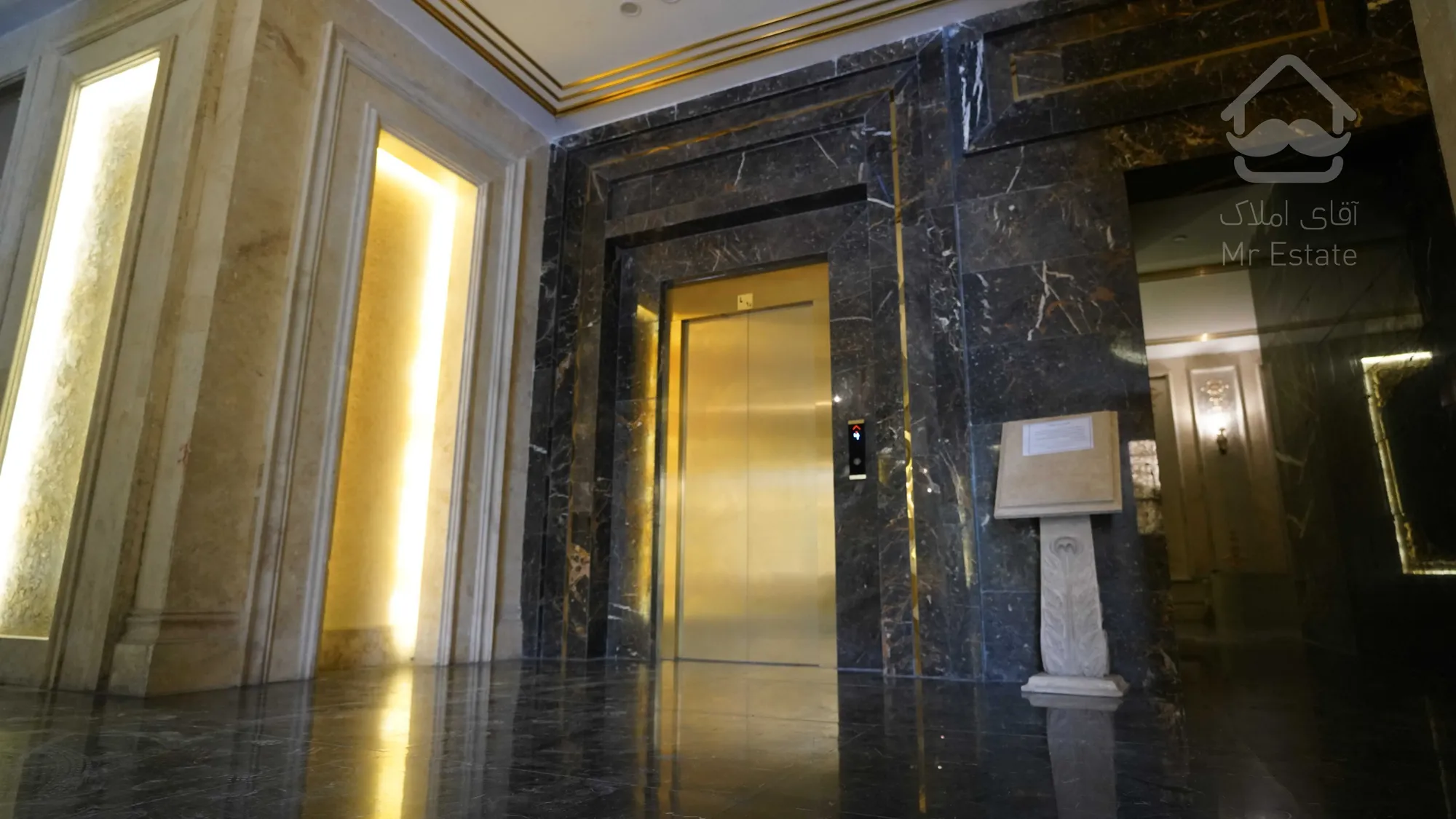 رونیکاپالاس آبشار بدون مشابه در منطقه از لحاظ زیبایی