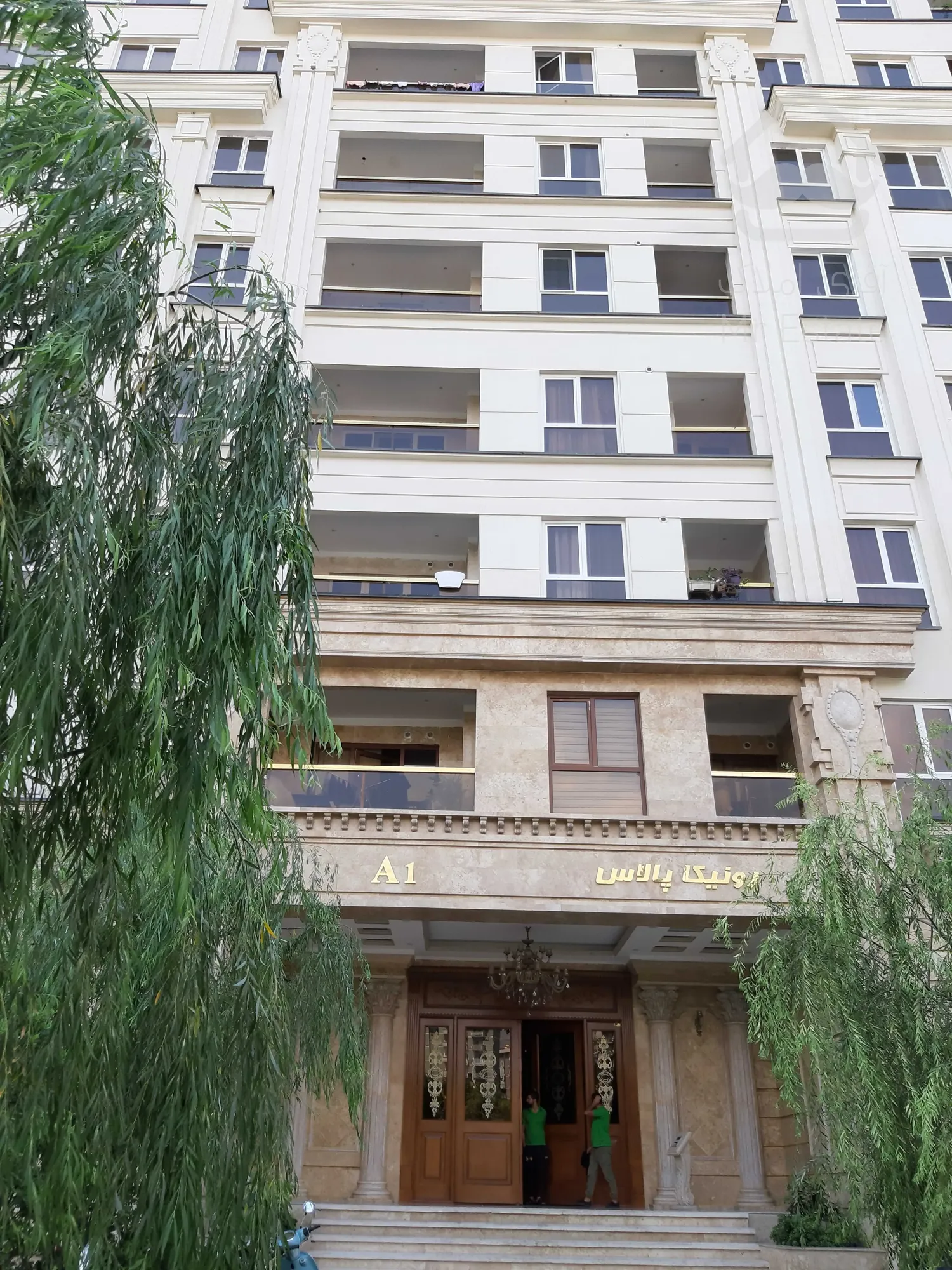 آپارتمان سه خوابه لوکس در برج شاهنشین رونیکاپالاس هروی