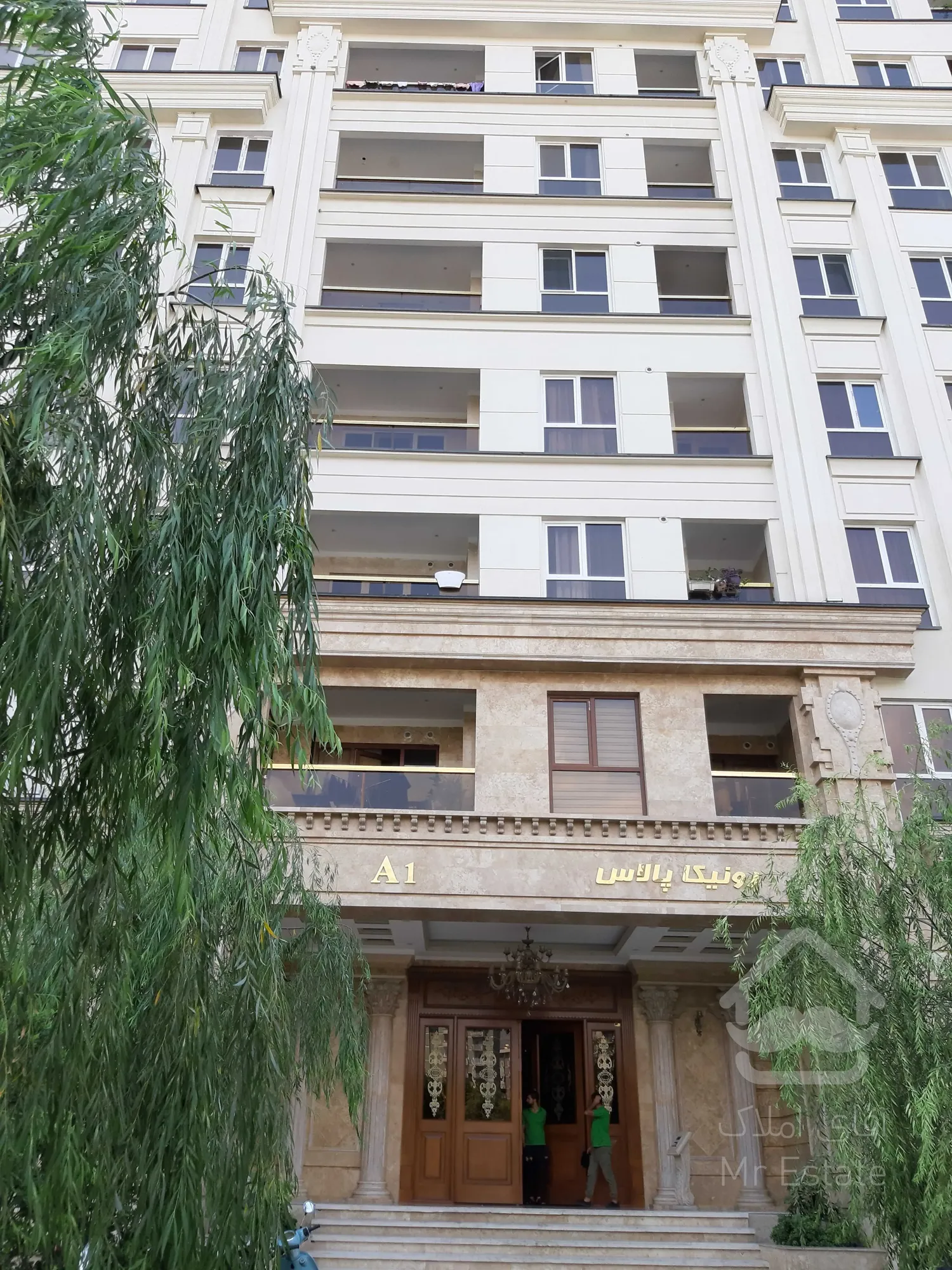 فروش آپارتمان سه خوابه لوکس در برج مجلل رونیکاپالاس هروی