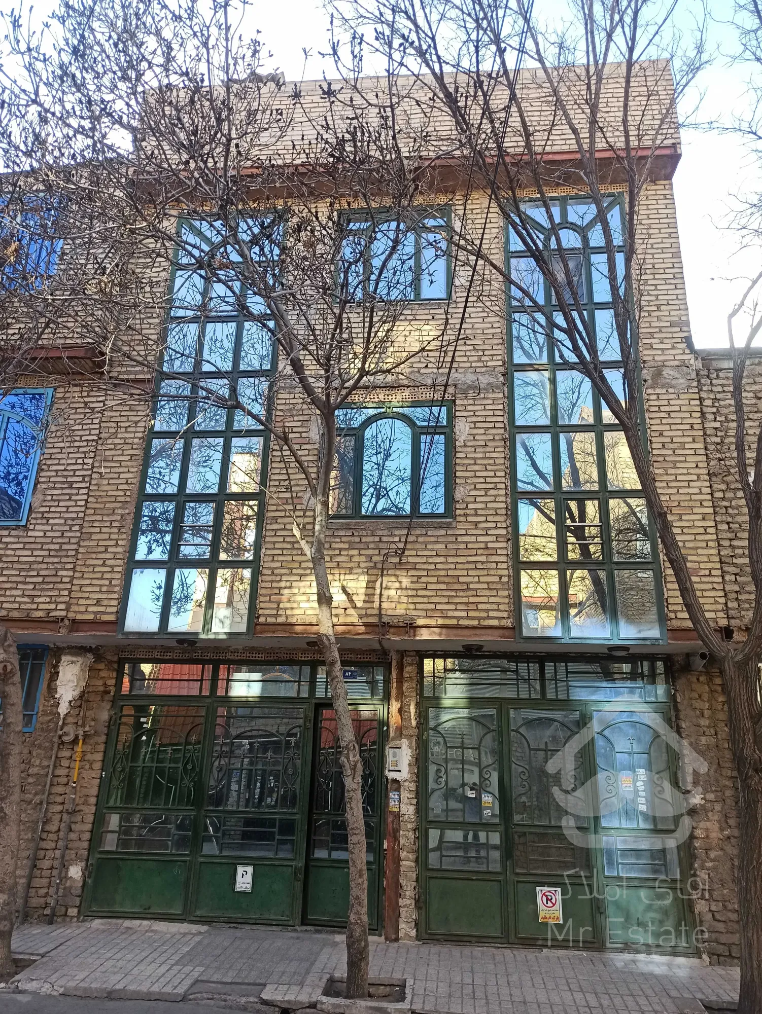 آپارتمان 120متر.2 خواب .همکف با مغازه