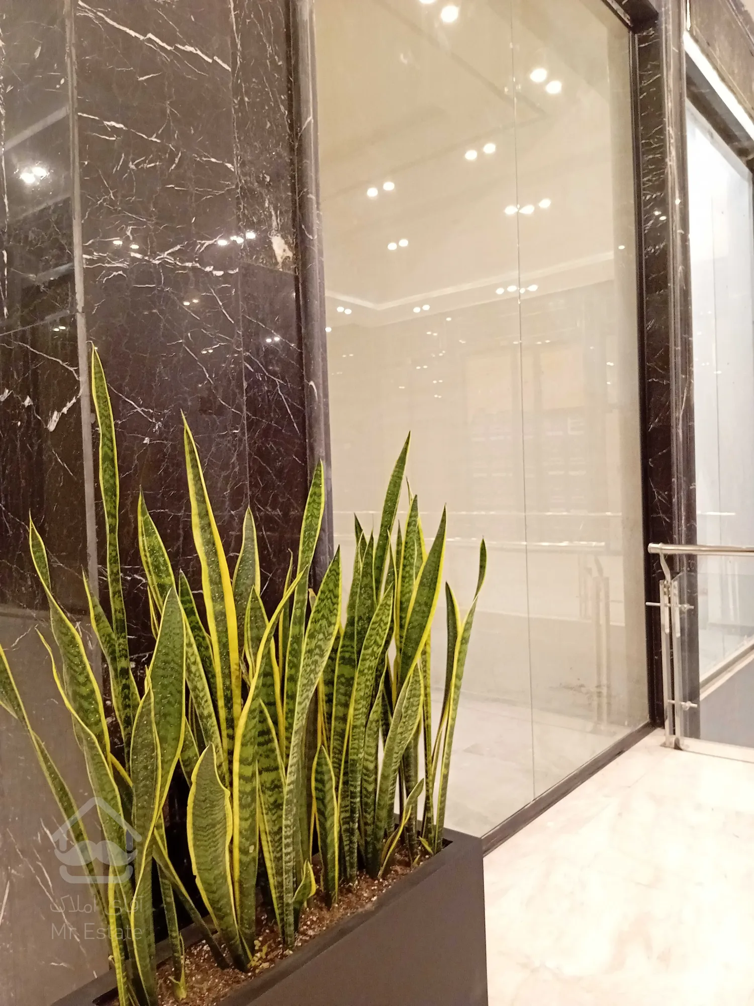 فروش مغازه 20 متری در مرکز خرید رونیکامال از دم قسط