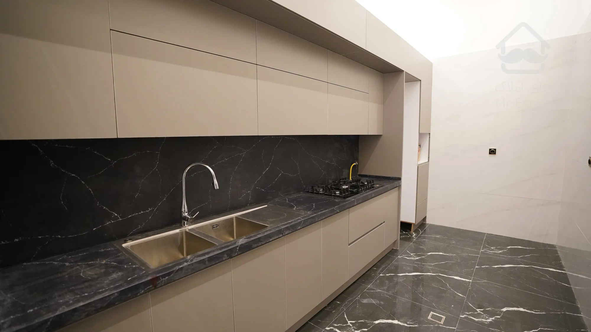 پیش فروش واحد127 متری لوکس و خاص پسند