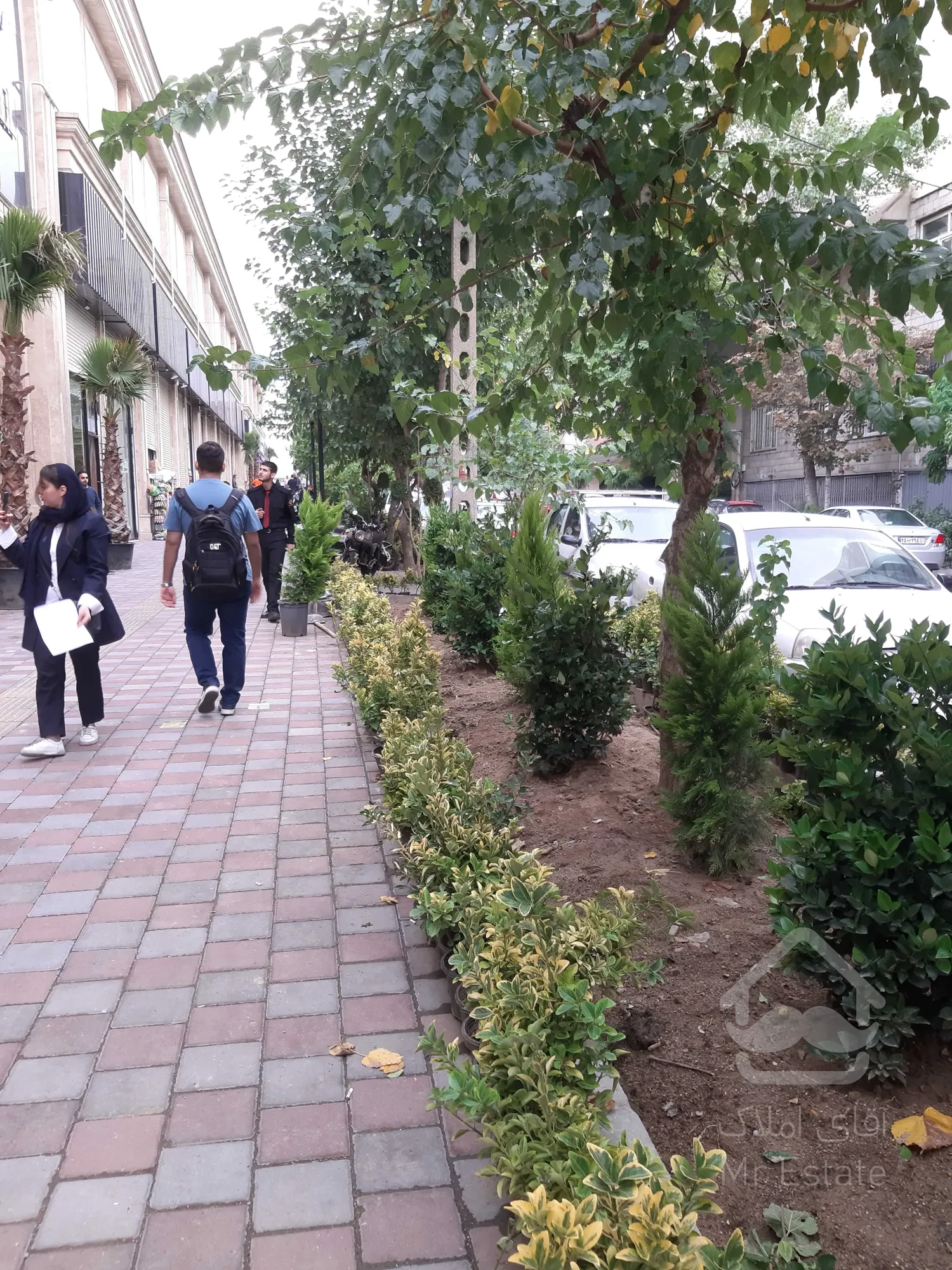 فروش تجاری در رونیکامال هروی/36متر با موقعیت عالی