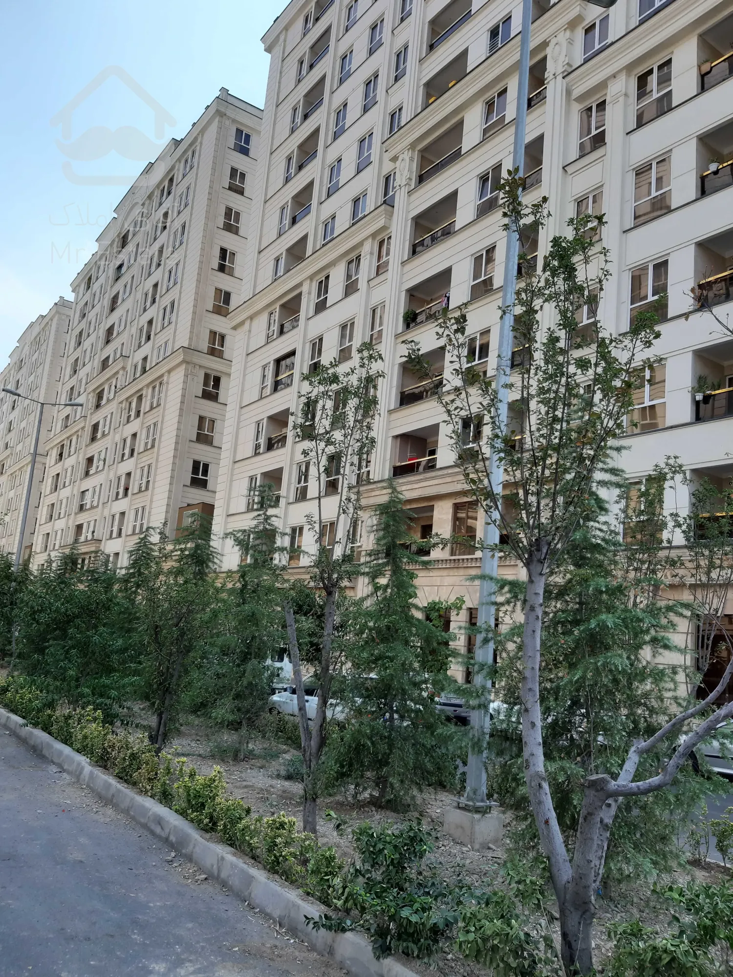 فروش آپارتمان 195 متری با 60 متر پاسیوی اختصاصی