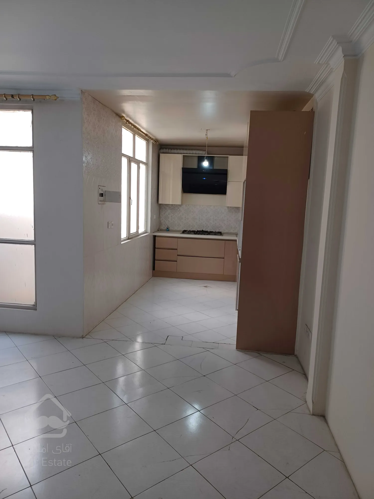 آپارتمان ۶۴ متری با همسایگان خوب