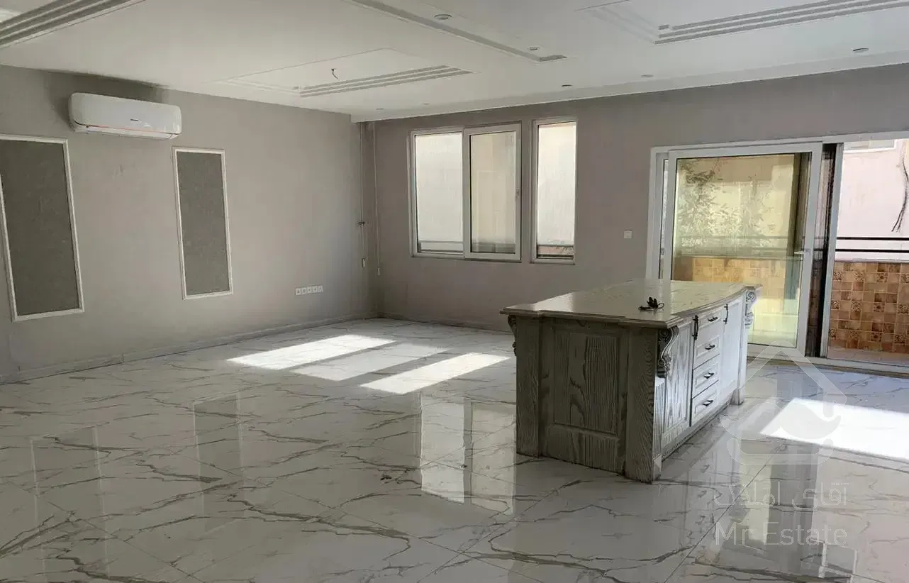 ۱۰۹ متر / سال ساخت پایین / شیک و مارکدار / اقبال ۳