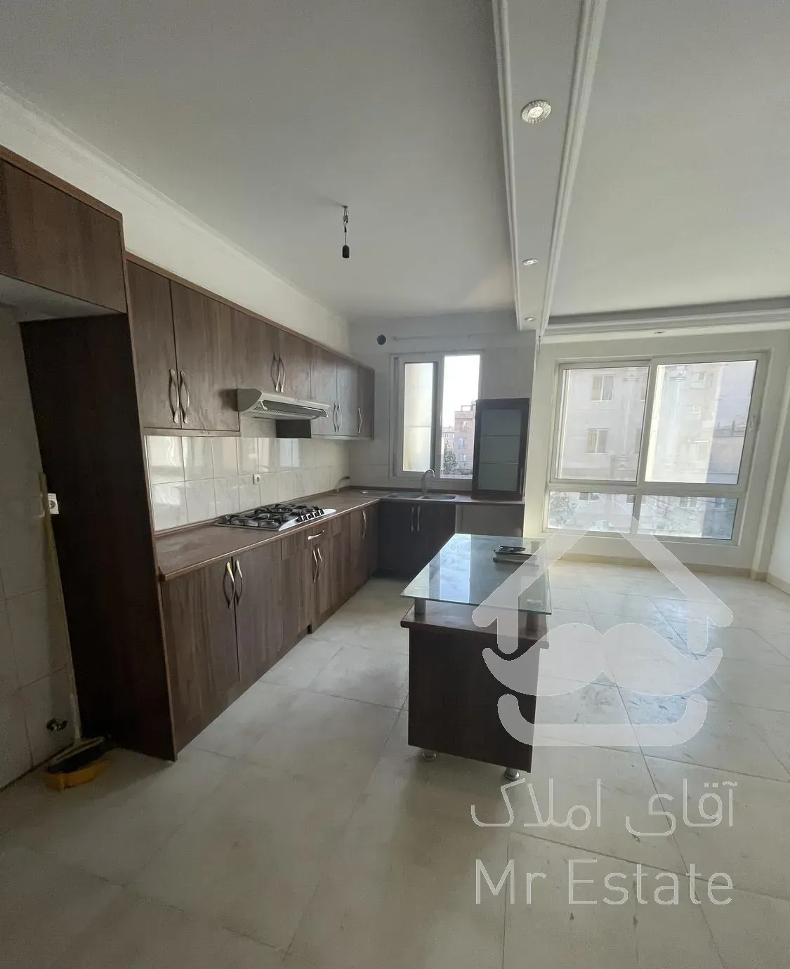 آ‌پارتمان ۱۰۳ متری فول امکانات