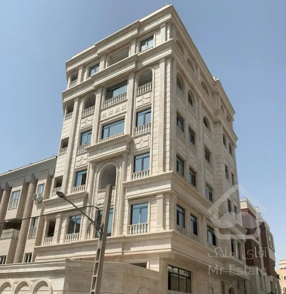 آپارتمان ۱۵۵ متری ۳نبش معبر ۲۰ متری ابتدای اقبال