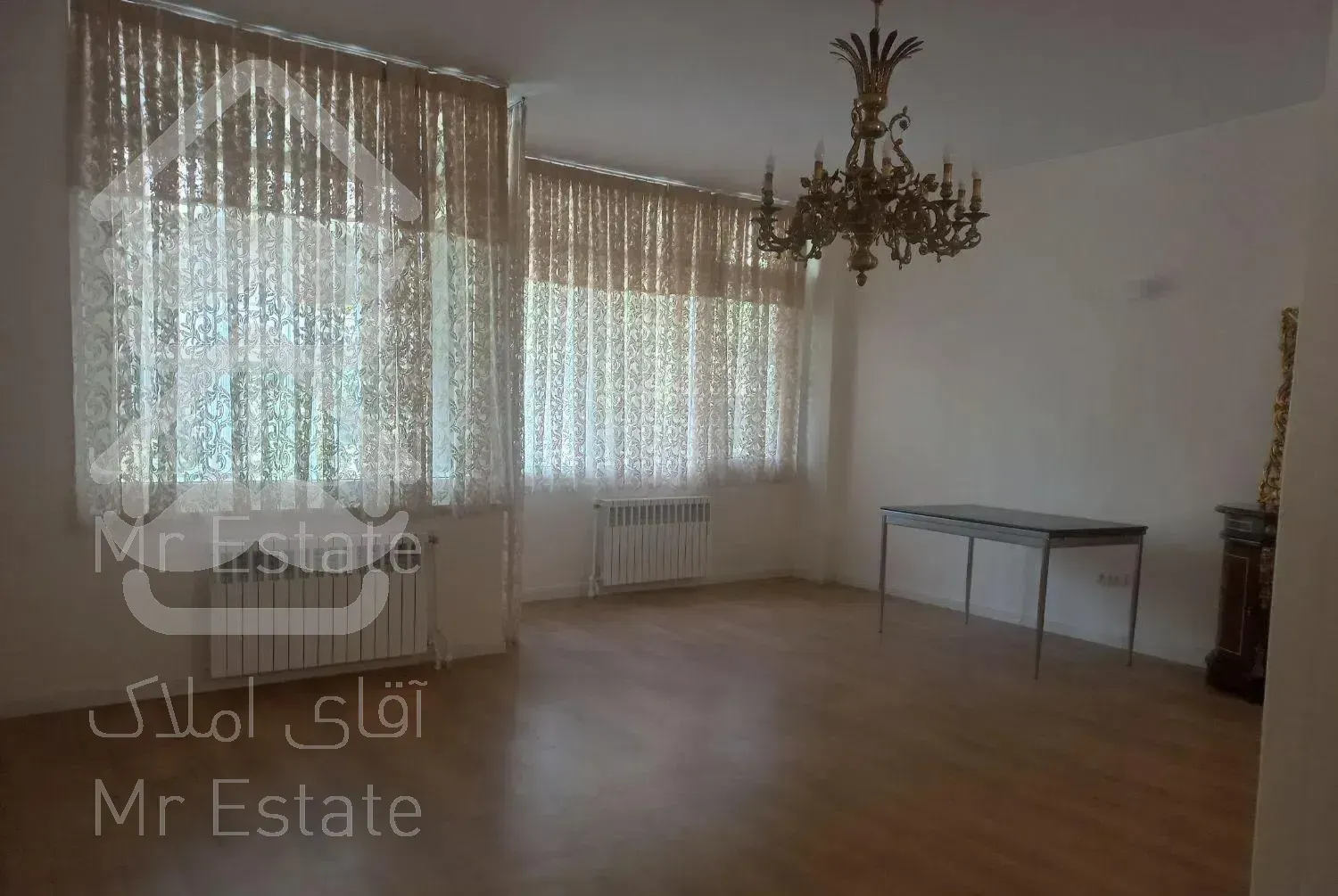 گاندی - ۱۵۳ متر (امکان سکونت چند ساله )