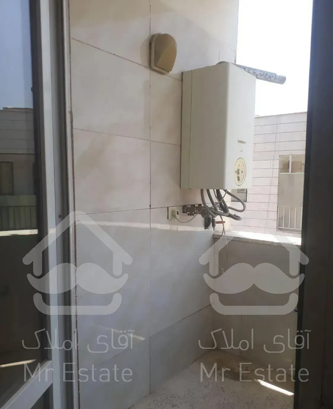 ۱۰۳متر غرق‌در نور