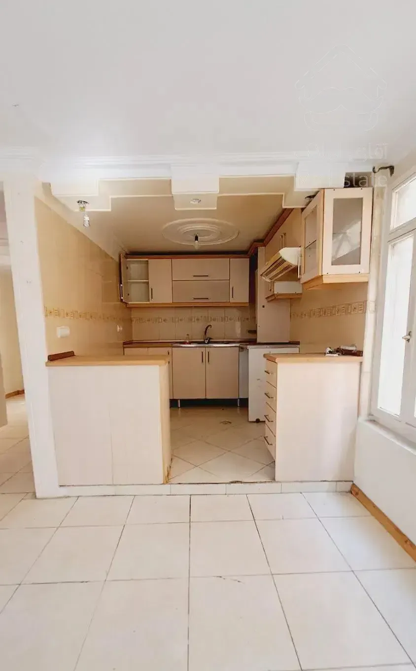 60متر/1خواب/طبقه اول/انباری