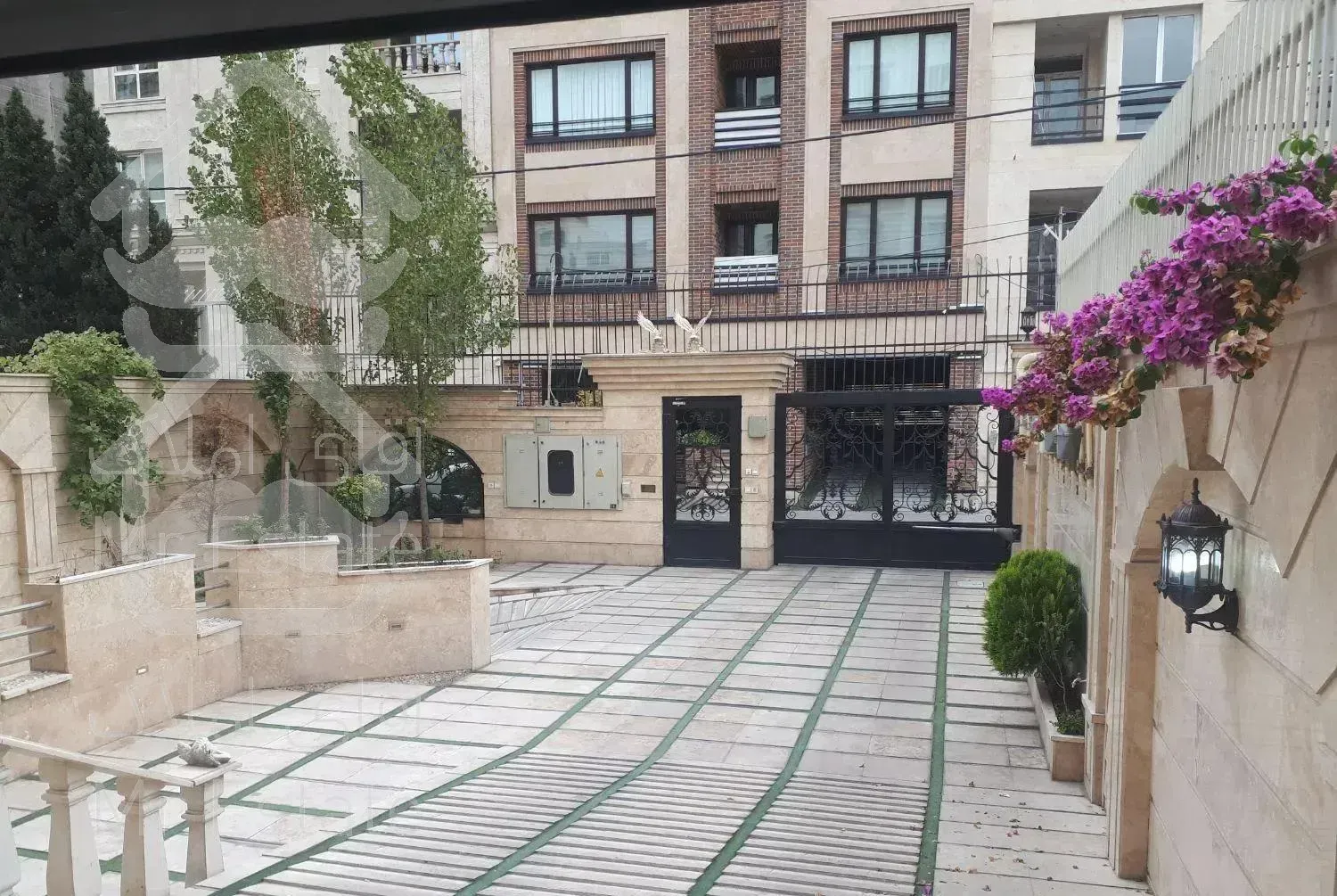 میرداماد - بلوار مینا 130متر/طبقه پنجم /اعیان نشین