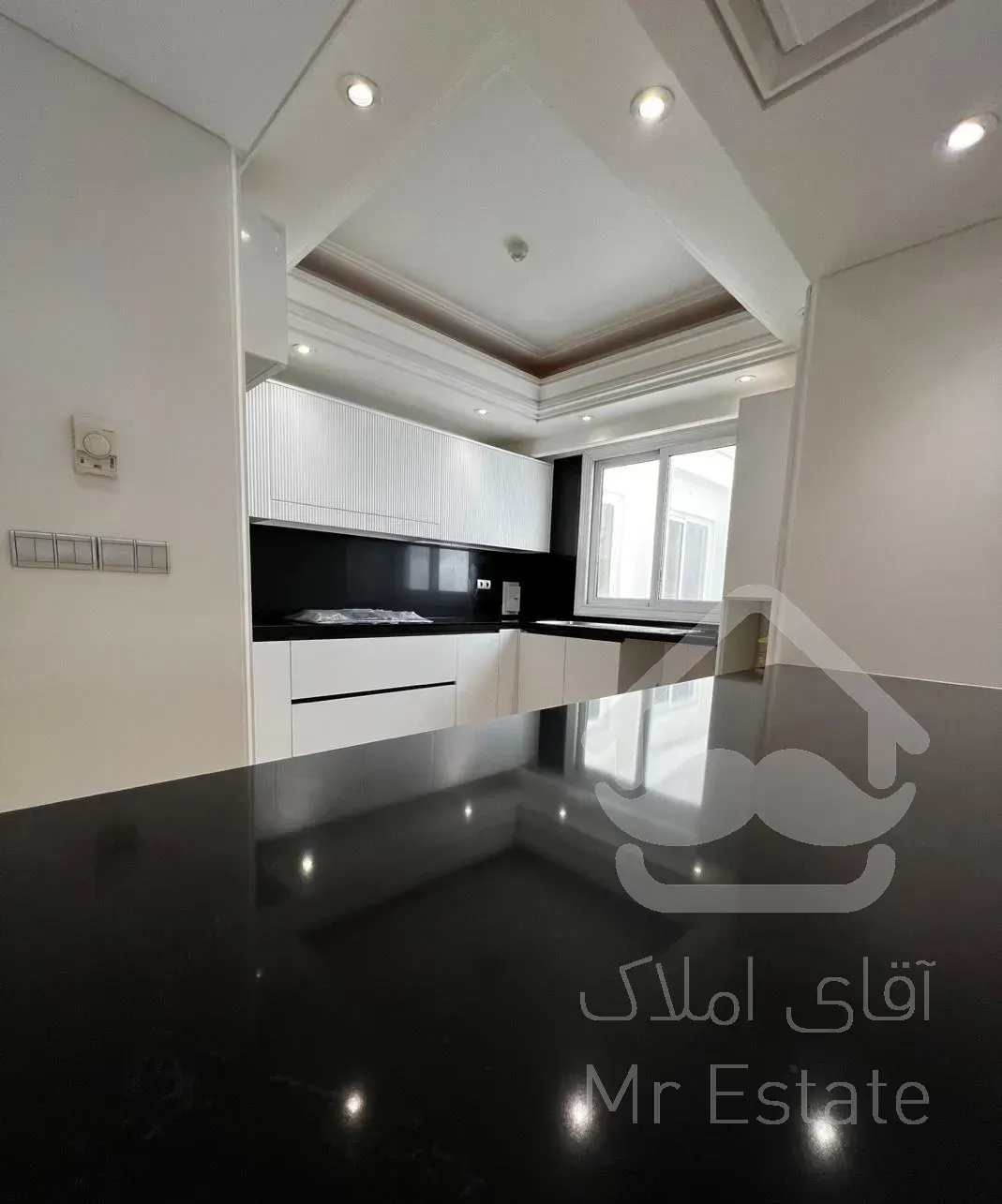 نیاوران‌گل‌سنگ/دیپلمات نشین/۱۷۰متر۳خ/مشاعات فعال