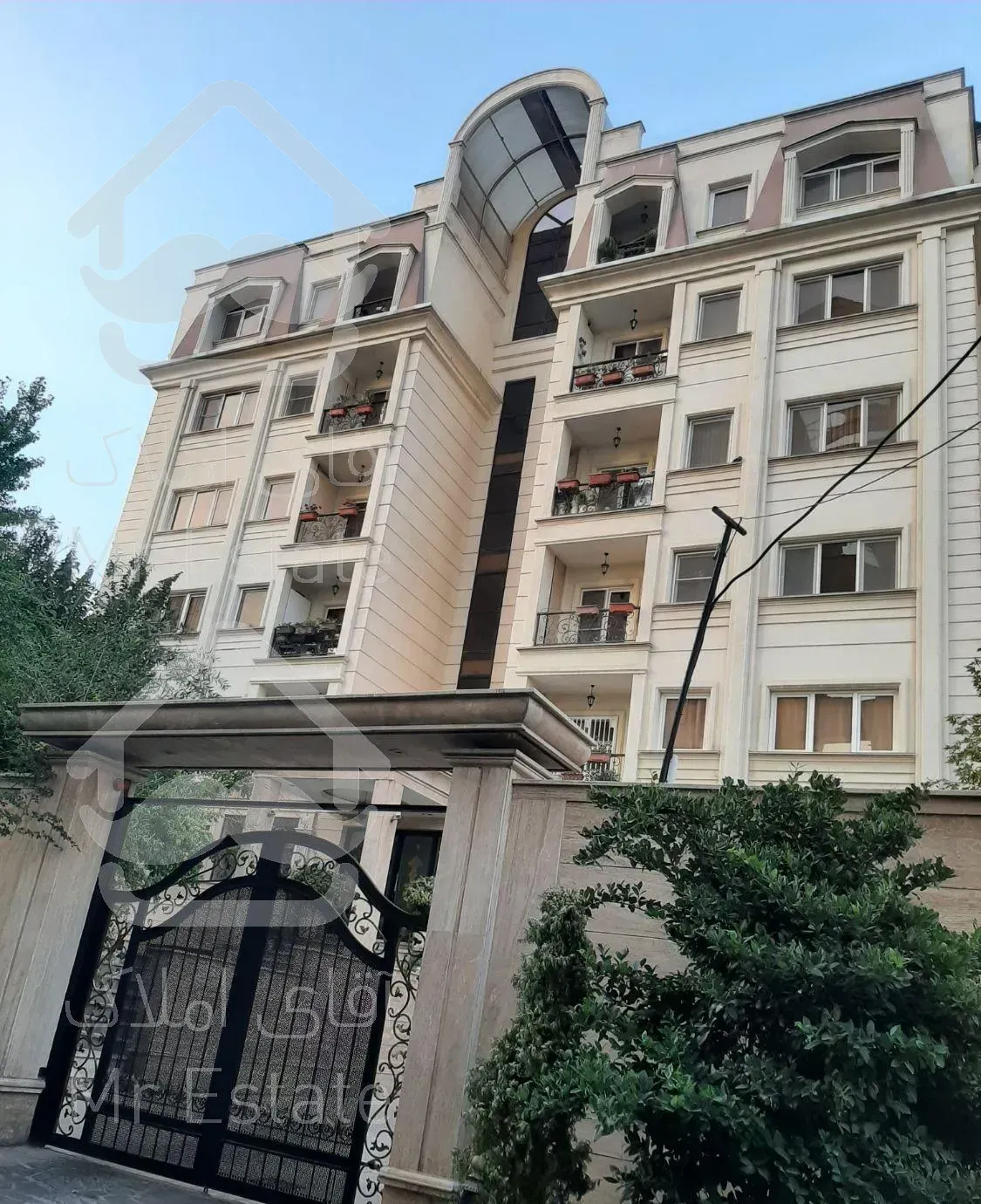 ۱۲۵ متر - نما کلاسیک - سوهانک