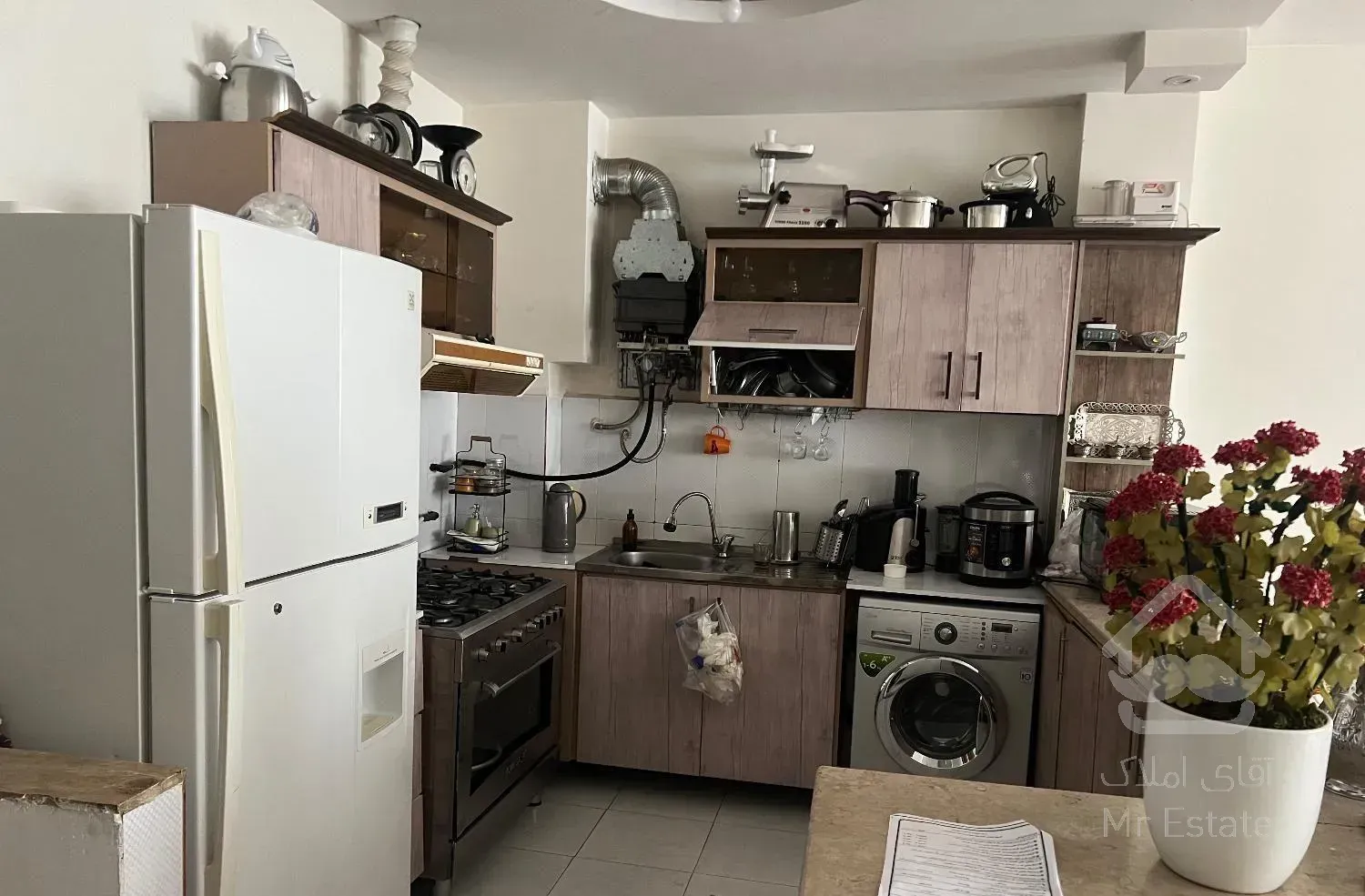 آپارتمان ۱۰۰متری دوخوابه با پارکینگ و آسانسور