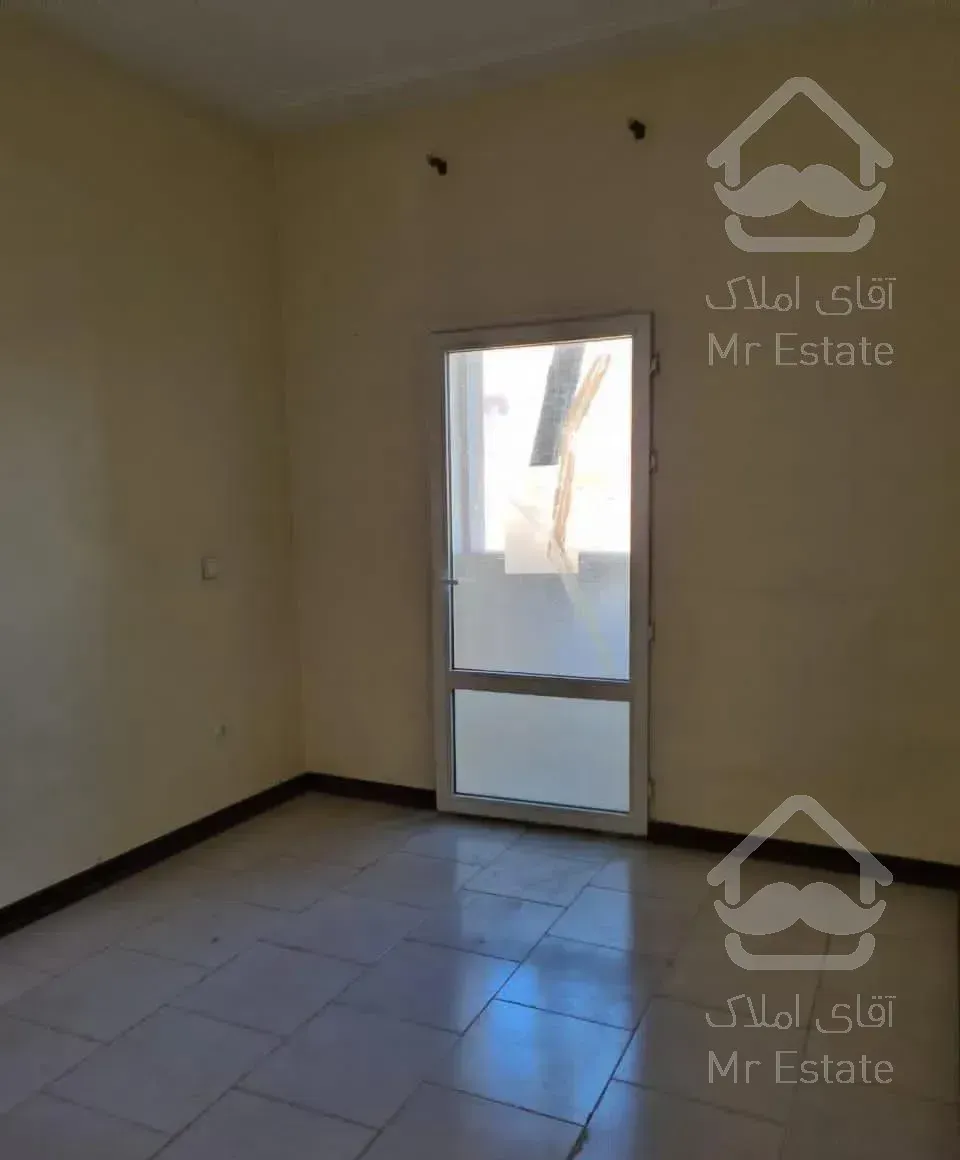 ۱۱۰مترمتر/۳خواب/دوکله‌ نور/نگهبان ۲۴ ساعته