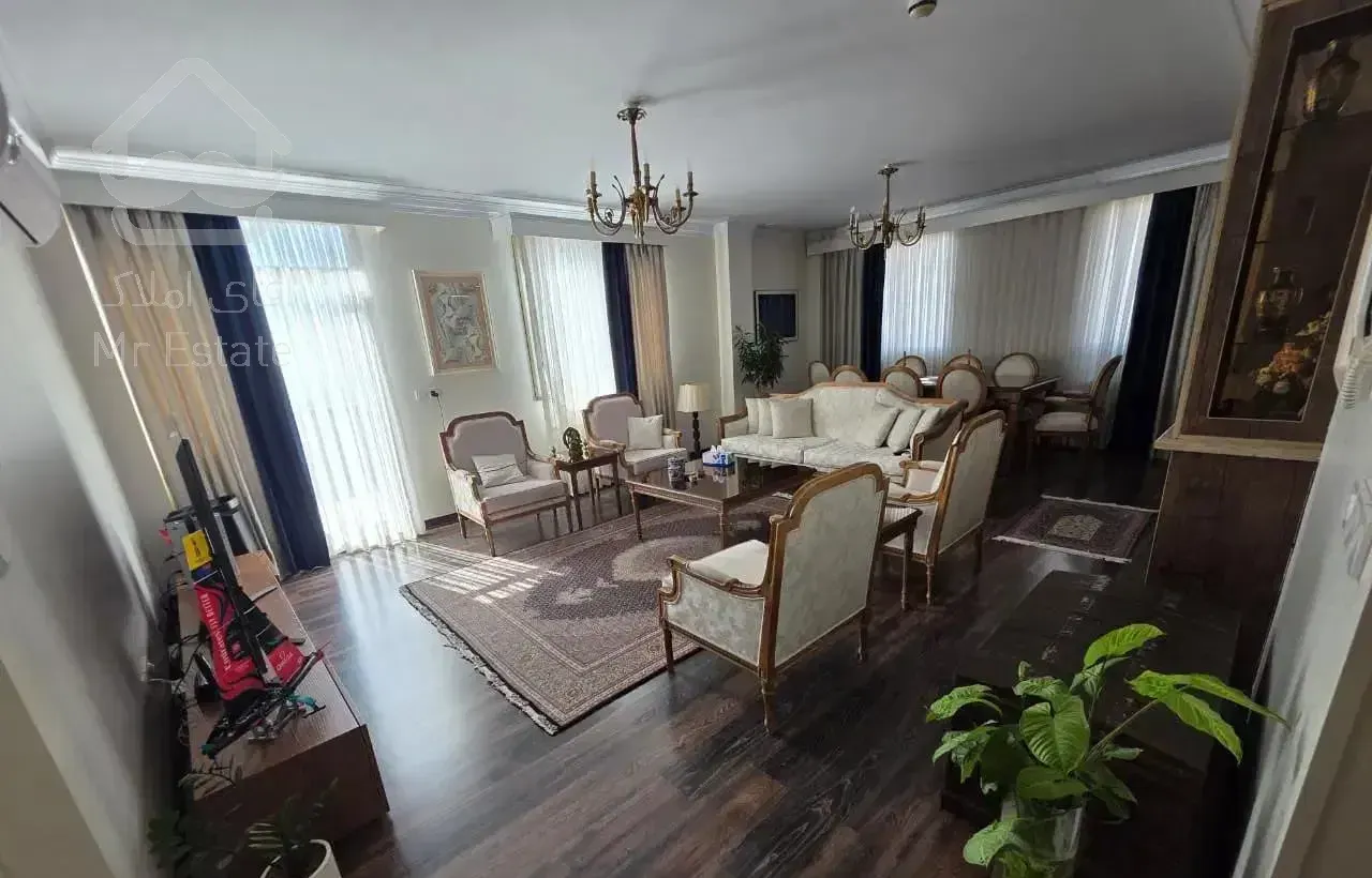 ۱۳۰ متر/۳ خواب/ تک واحدی/ ایثارگران شمالی/ ویو دار