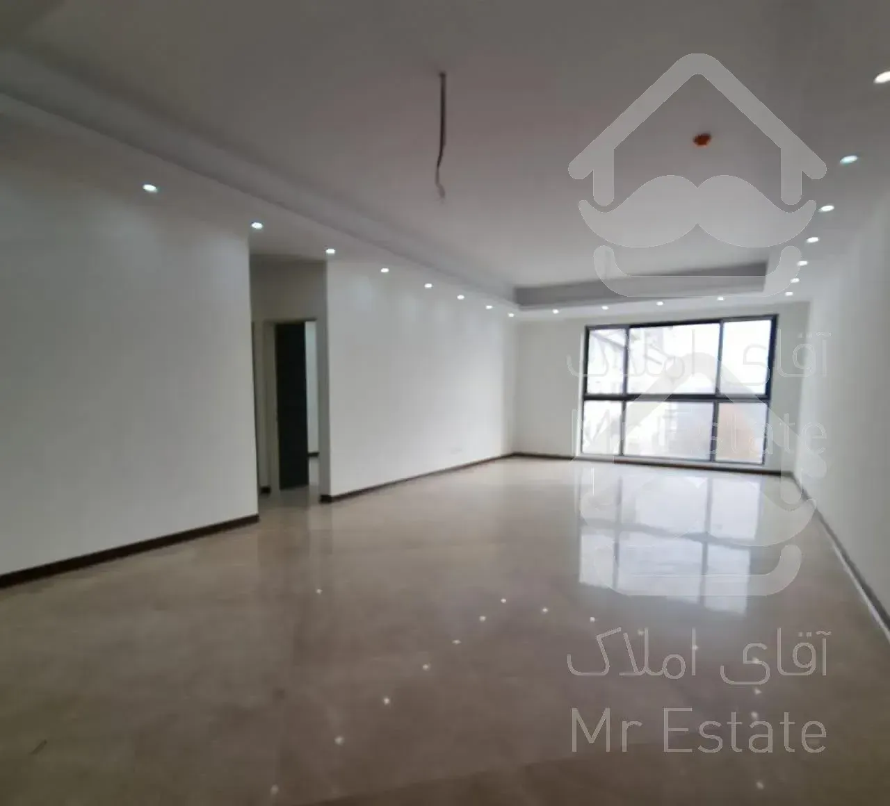 ۱۱۰متر ۲خوابه گلزار، نوساز، فول مشاعات