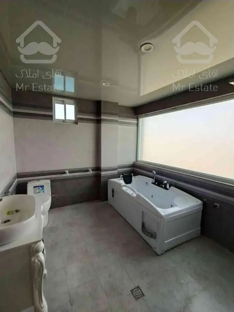 فروش ویلا ۲۵۰متری