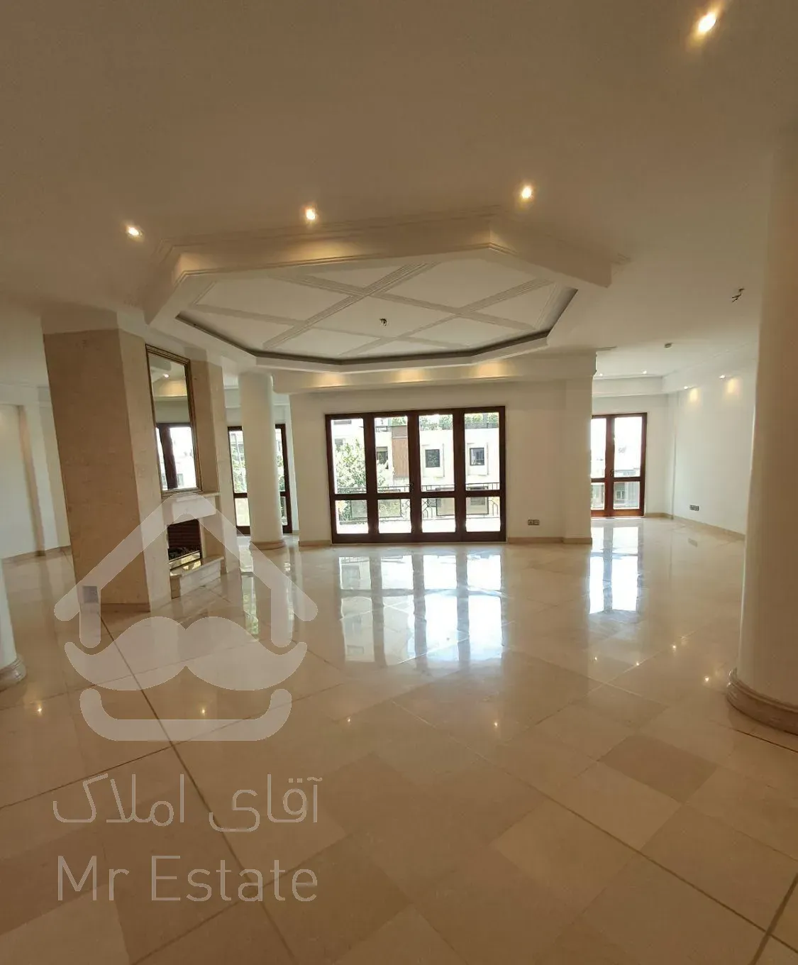 اپارتمان / کامرانیه / ۳۹۰ متر / ۴ خواب فول