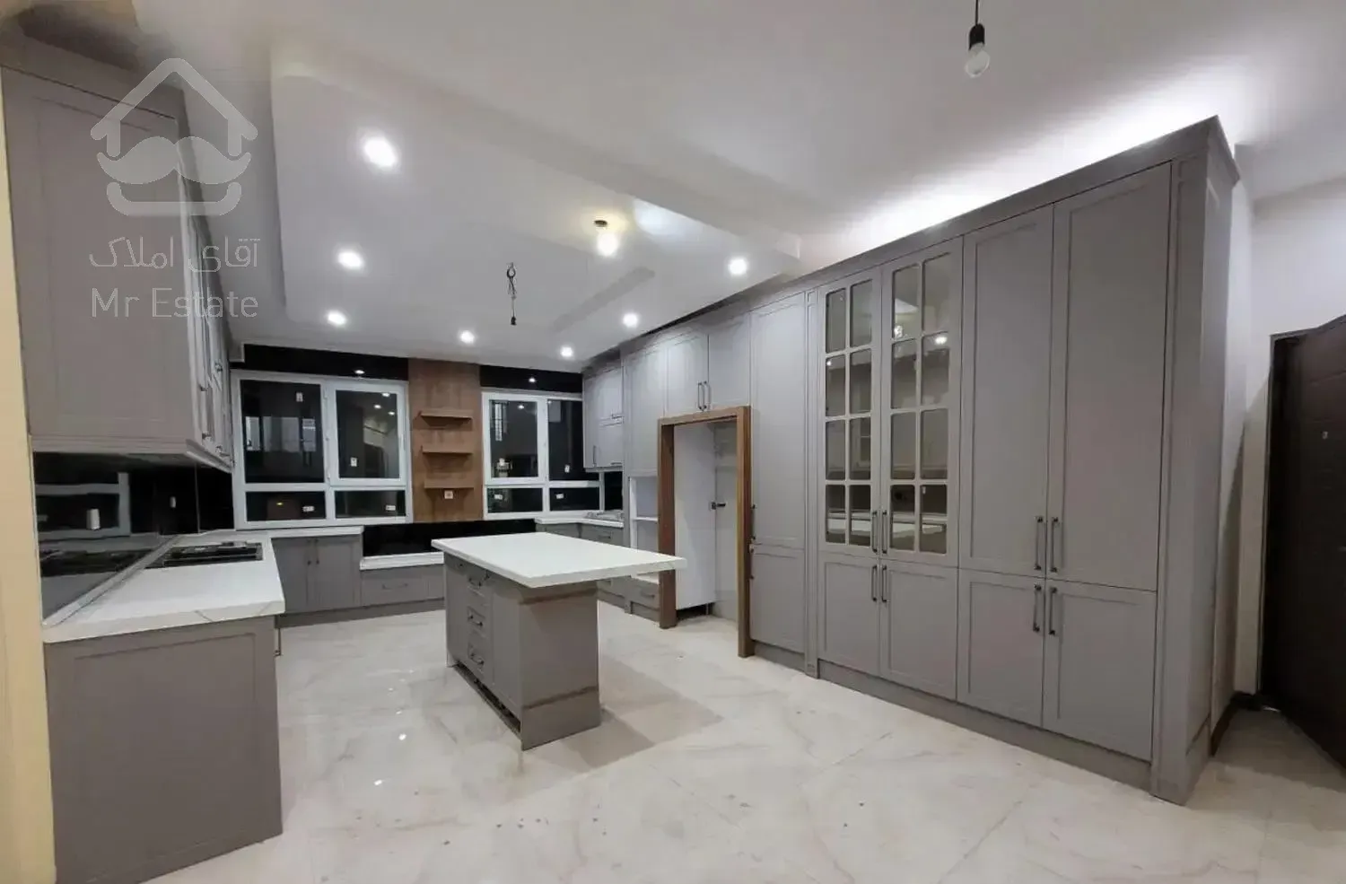 آپارتمان۲۰۰متر/۳خواب/نوساز/فول/طرشت صالحی