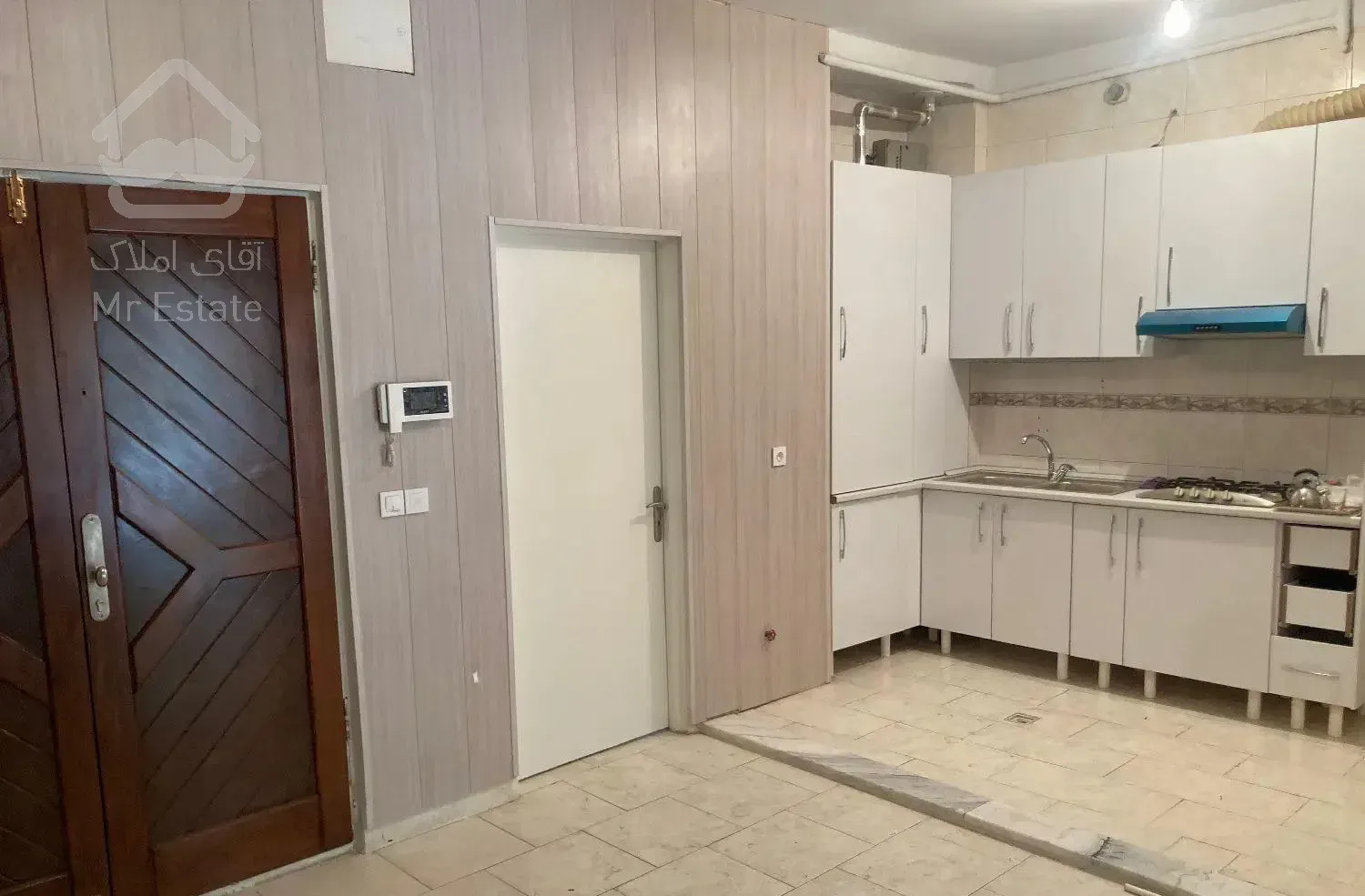 ۴۵ متر طبقه ی همکف سنایی