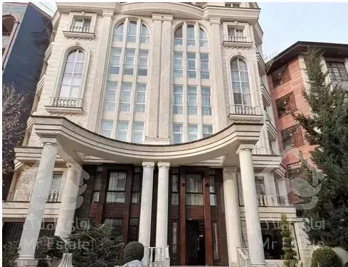 ۱۳۰متر۲خ/عمارت مجلل/۳پارکینگ/تراس وسیع