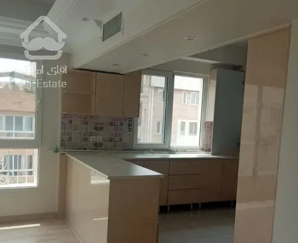 آپارتمان نوساز ۱۳۵ متر سه خوابه شهرک غرب