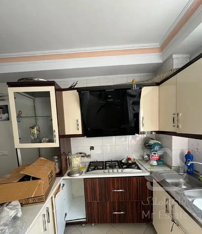 ۶۳متراسانسور/پارکینگ/دوتاکمددیواری بزرگ/کوچه انارک