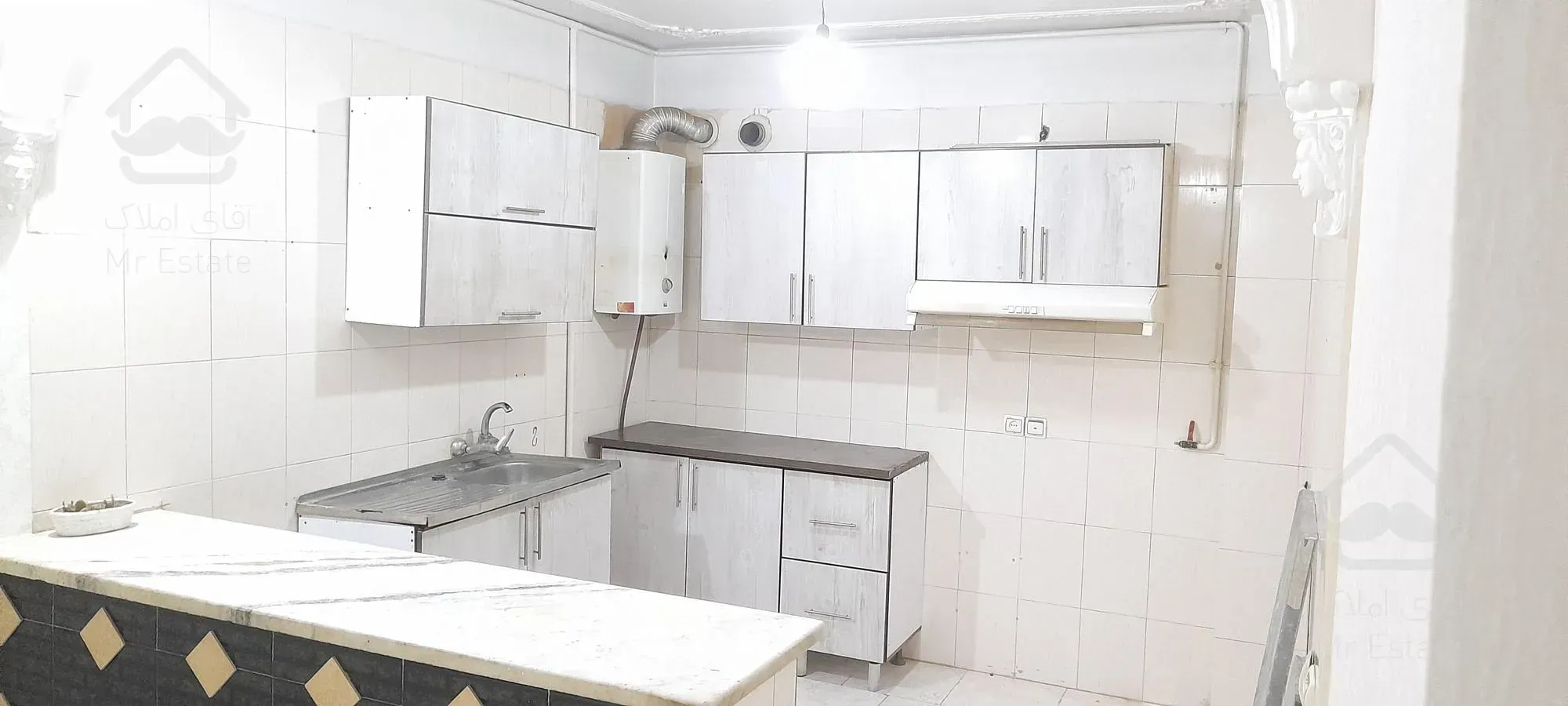 واحد ۷۰ متر تمیز غرق نور