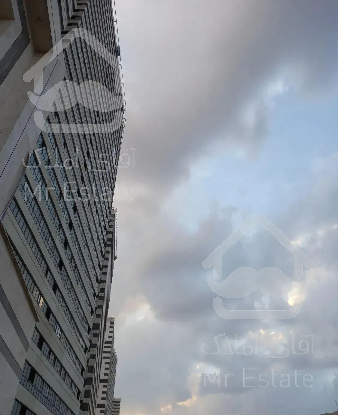 ۱۰۰متر آپارتمان در برجهای شهرک خرازی