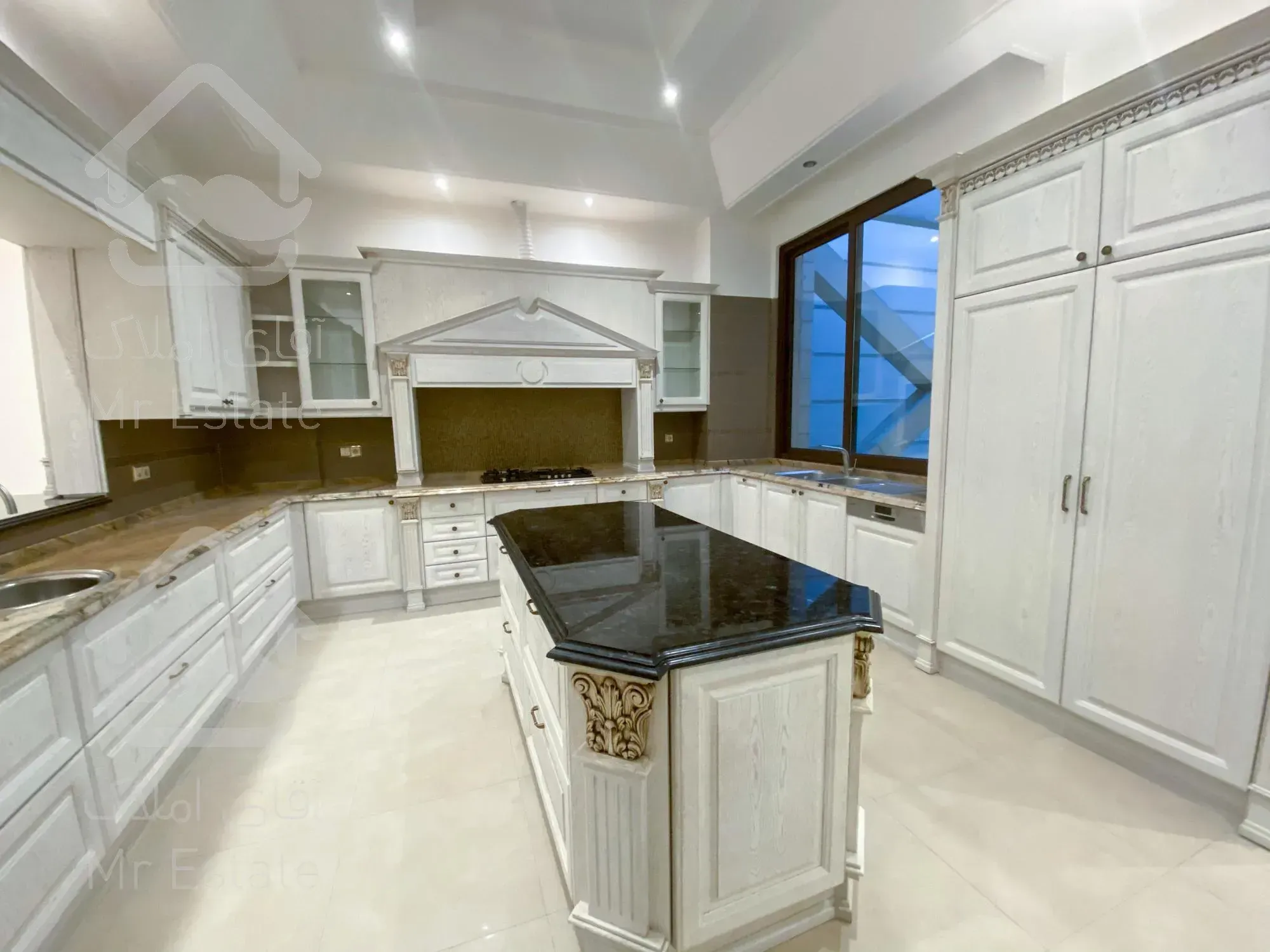 آپارتمان ۳۲۰ متری صاحبقرانیه ۵ پارکینک سندی