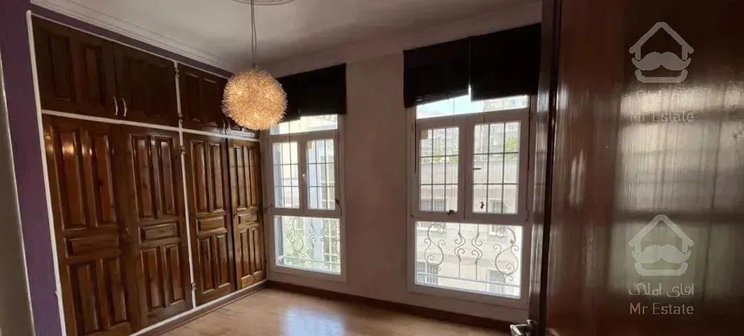 ۲۴۵ متر/ ۵ اتاق/۳ پارکینگ مجاور هم