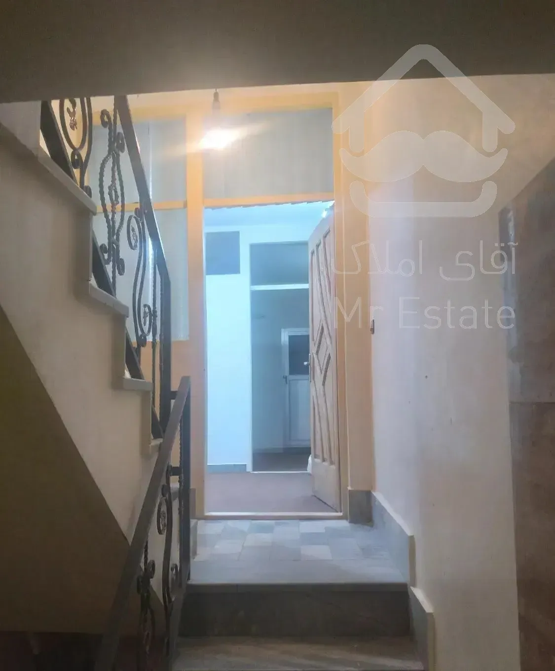 ۵۰ متر طبقه اول