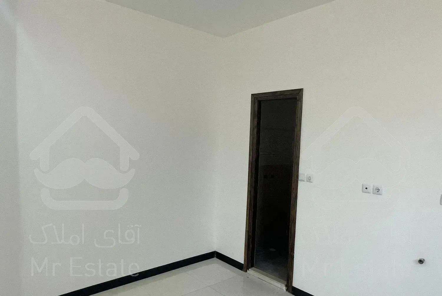 ۱۴۰ متر نیم‌‌ پیلوت ، امیرکلا سه راه سجادی