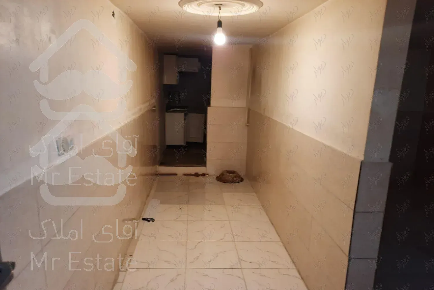 ملک ۵۰ متری حیاط دار