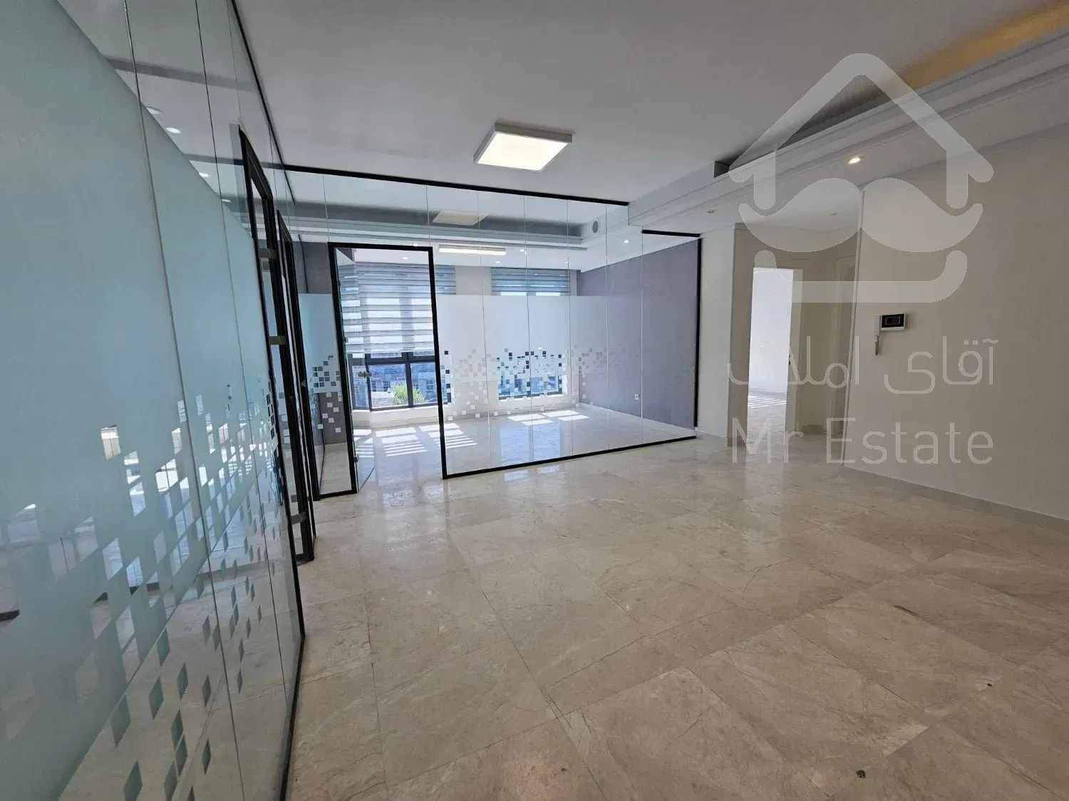 200مترسعادت آباد*تاپ لوکیشن*نوساز*ویو،سرتاسرپنجره