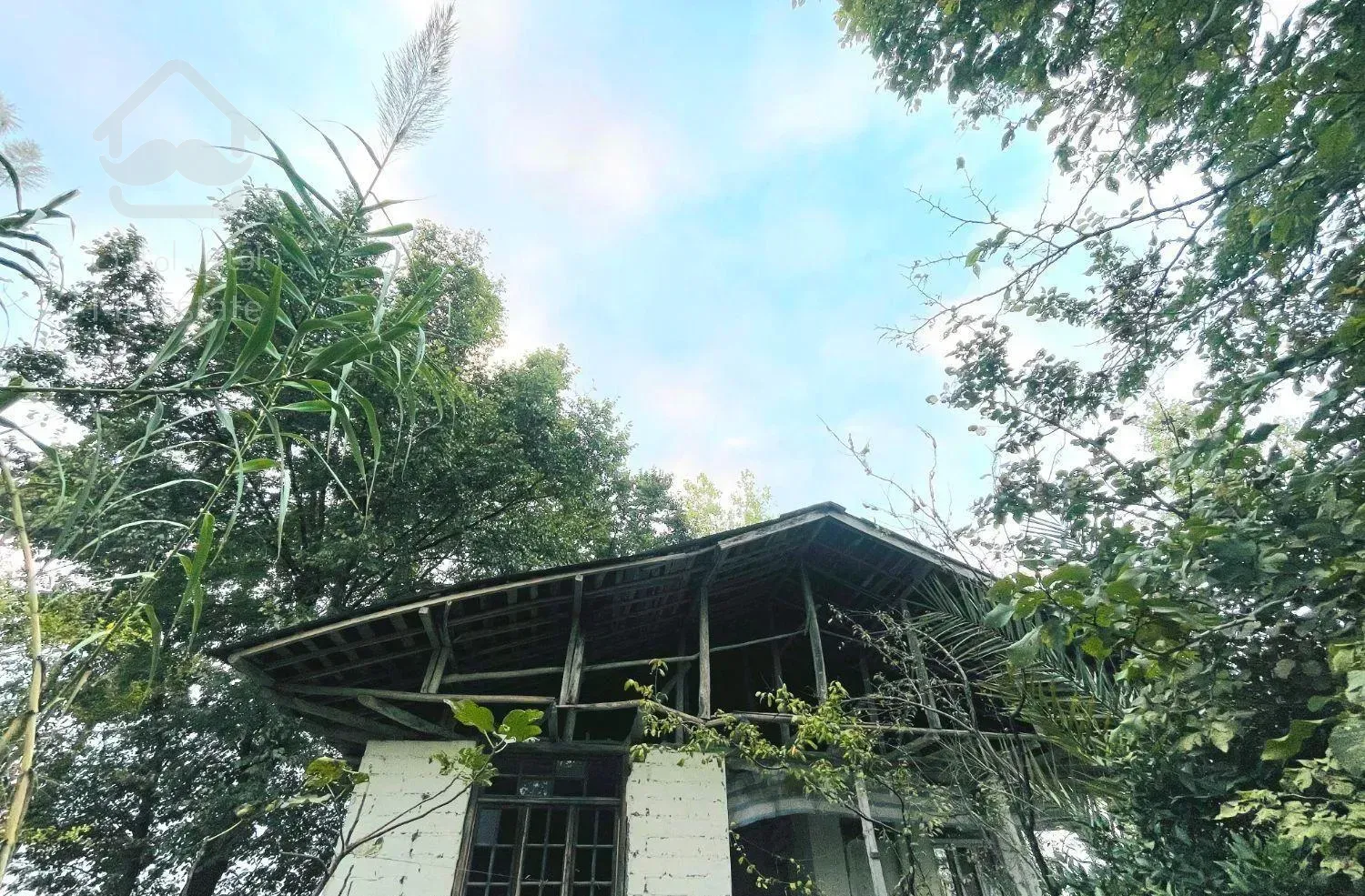 خانه ی کلنگی ۸۰۵ متر سند تک برگ