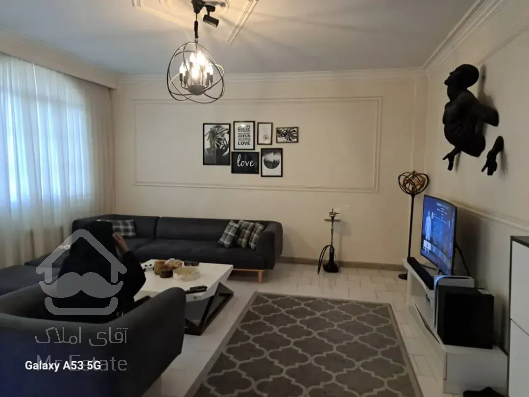 فروش آپارتمان ۵۵ متری سالن پرده خور ۵ ساله در ارم