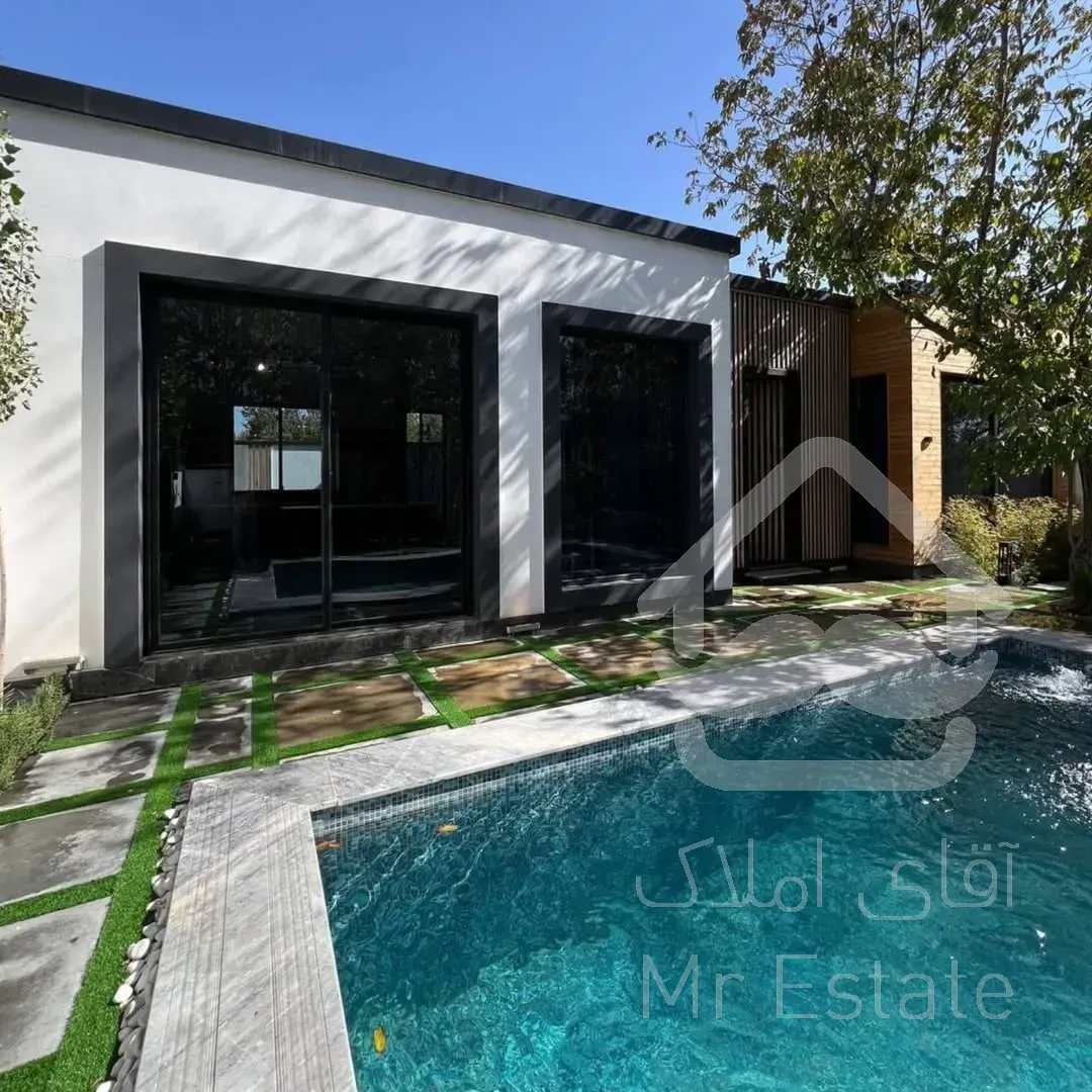 ویلا استخردار ۲۲۰متری