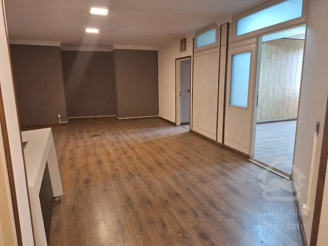 سه واحد آپارتمان سند اداری - بصورت یکجا یا تک