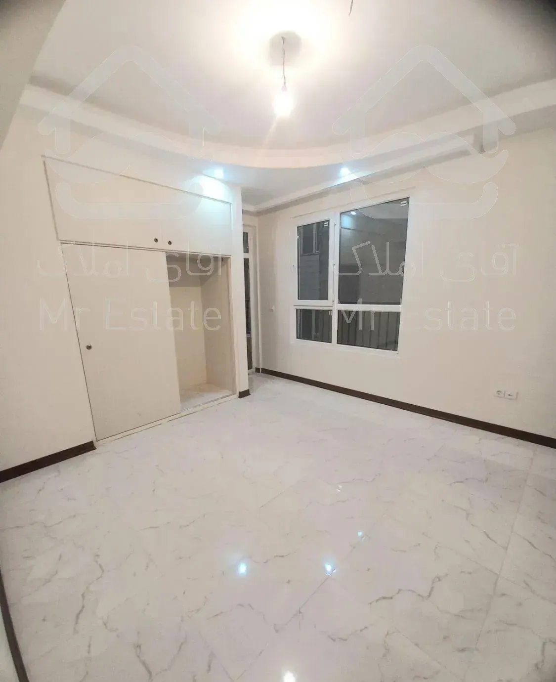 ۱۳۰ متر ۳ خواب فول کلید نخورده سالن پرده خور