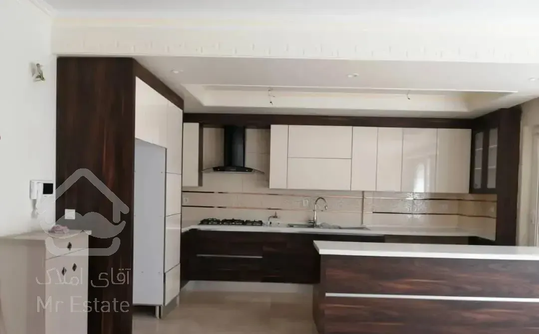 سعادت آباد ، بلوار دریا ، فروردین